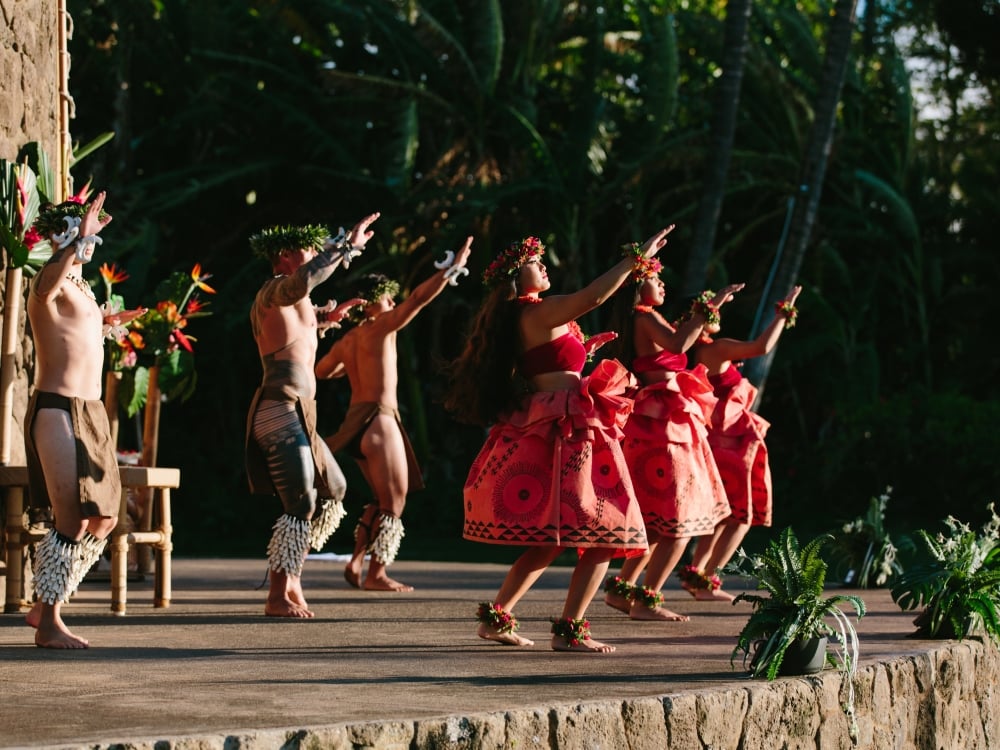 Luau dancers 