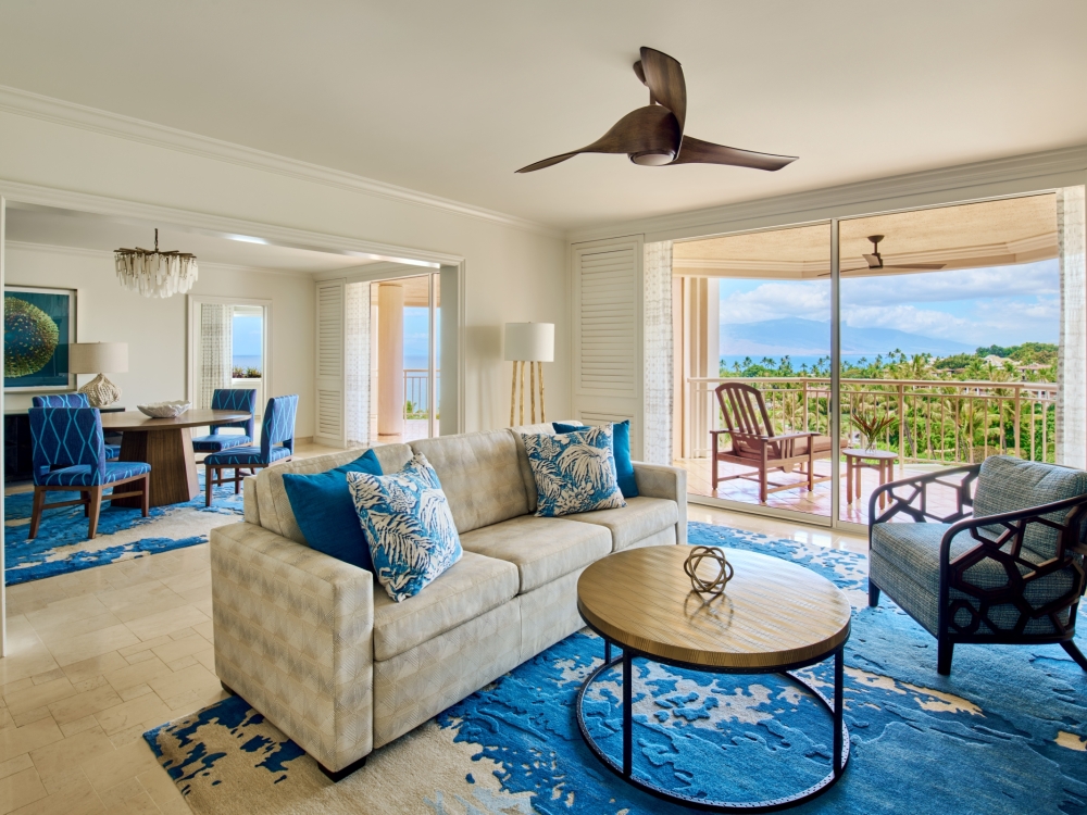 Deluxe Suite Living Room