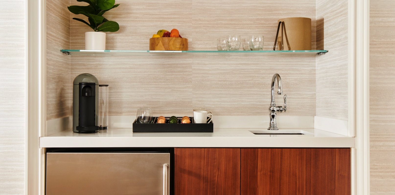 Napua Nani Suite Amenities.jpg